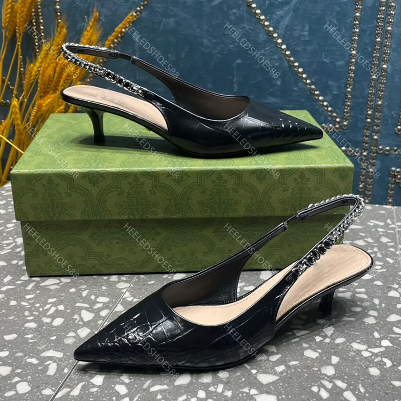Zapatos de vestir Diseñadores Sandalias para mujer Charol Cadenas de moda Hebilla Lady Kitty Heel Slingbacks 4.5 cm Tacones Punt
