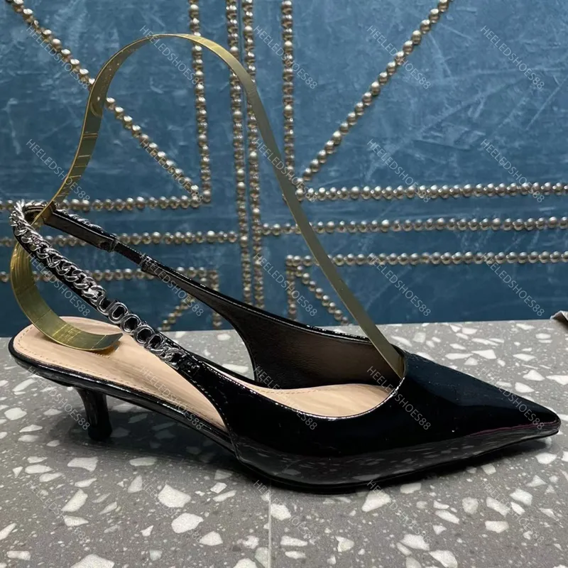 Zapatos de vestir Diseñadores Sandalias para mujer Charol Cadenas de moda Hebilla Lady Kitty Heel Slingbacks 4.5 cm Tacones Punt